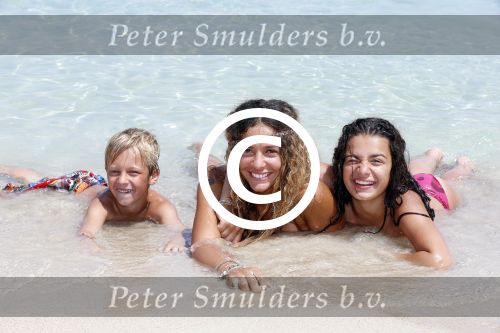 ibiza 29 juli 2012
Fajah Lourens met haar 2 kinderen op vakantie op ibiza.
Peter Smulders bv