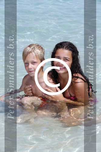 ibiza 29 juli 2012
Fajah Lourens met haar 2 kinderen op vakantie op ibiza.
Peter Smulders bv