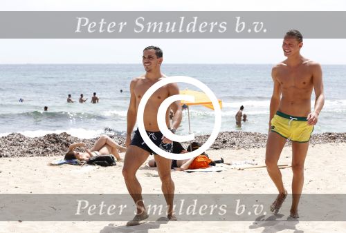 ibiza 1 augustus 2012
Ferry Doedens met zijn nieuwe vriend Nuno Azevedo op het strand bij el seriquito.
Peter Smulders bv