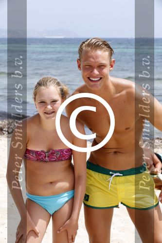 ibiza 1 augustus 2012
Ferry Doedens met zijn nieuwe vriend Nuno Azevedo op het strand bij el seriquito.
Peter Smulders bv