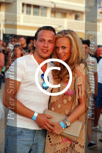ibiza 10 juli 2012
Fleur Mignon met haar vriend bij de zonsondergang op ibiza.
Peter Smulders bv
