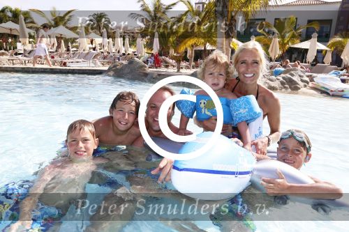 Gran Canaria Las Palmas 9 juli 2012
Frans en Mariska Bauer op zomervakantie met hun zonen Christiaan Frans Jan en Lucas in hotel Villa del Conde.
Peter Smulders bv