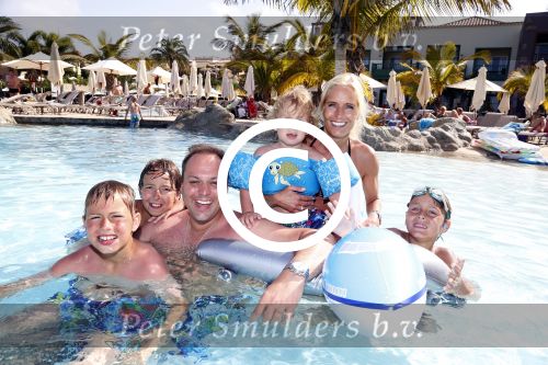Gran Canaria Las Palmas 9 juli 2012
Frans en Mariska Bauer op zomervakantie met hun zonen Christiaan Frans Jan en Lucas in hotel Villa del Conde.
Peter Smulders bv