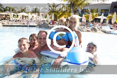 Gran Canaria Las Palmas 9 juli 2012
Frans en Mariska Bauer op zomervakantie met hun zonen Christiaan Frans Jan en Lucas in hotel Villa del Conde.
Peter Smulders bv