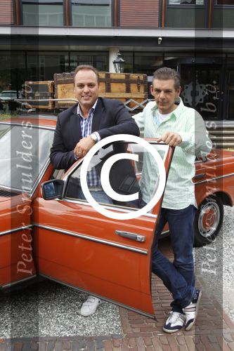 Hilversum, 14 Augustus 2012
Frans Bauer met zijn broer Dorus Bauer t.g.v.
het nieuwe TROS Programma Bauer\'s Zigeunernacht
Zigeunerkamp aan de rand van Boedapest.
Foto Peter Smulders BV