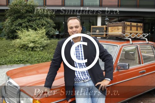 Hilversum, 14 Augustus 2012
Frans Bauer met zijn broer Dorus Bauer t.g.v.
het nieuwe TROS Programma Bauer\'s Zigeunernacht
Zigeunerkamp aan de rand van Boedapest.
Foto Peter Smulders BV