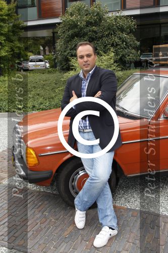 Hilversum, 14 Augustus 2012
Frans Bauer met zijn broer Dorus Bauer t.g.v.
het nieuwe TROS Programma Bauer\'s Zigeunernacht
Zigeunerkamp aan de rand van Boedapest.
Foto Peter Smulders BV