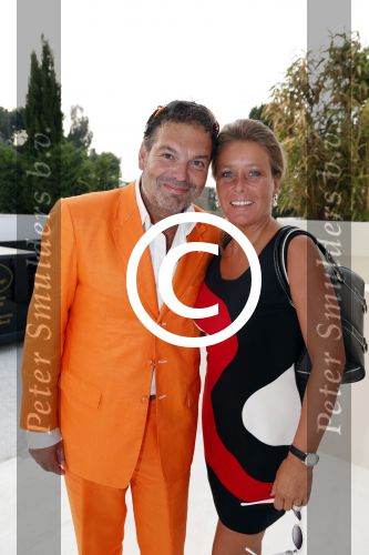 St Tropez 3 augustus 2012
Jan des Bouvrie viert zijn 70e verjaardag thuis bij hem in St Tropez. George Banken met vrouw
Peter Smulders bv