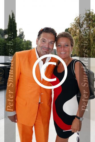 St Tropez 3 augustus 2012
Jan des Bouvrie viert zijn 70e verjaardag thuis bij hem in St Tropez. George Banken met vrouw
Peter Smulders bv
