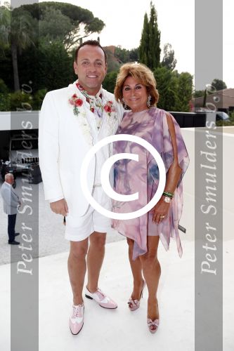 St Tropez 3 augustus 2012
Jan des Bouvrie viert zijn 70e verjaardag thuis bij hem in St Tropez. Gordon met Christine Kronenberg
Peter Smulders bv