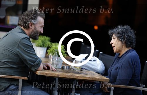 Amsterdam 7 augustus 2012
Hanneke Groenteman en Marcel Mutsers op terras.
Peter Smulders bv