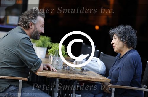 Amsterdam 7 augustus 2012
Hanneke Groenteman en Marcel Mutsers op terras.
Peter Smulders bv