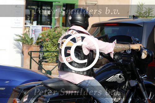 St Tropez 3 augustus 2012
Hells angel op harley davidson in St Tropez.
Peter Smulders bv