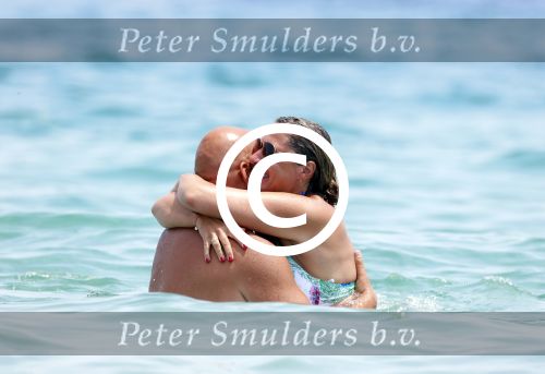 Ibiza 11 juli 2012
Herman den Blijker en zijn vrouw Jacqueline vieren de 4e verjaardag van hun zoon Matz bij coco beach.
Peter Smulders bv