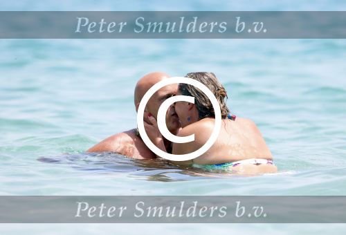 Ibiza 11 juli 2012
Herman den Blijker en zijn vrouw Jacqueline vieren de 4e verjaardag van hun zoon Matz bij coco beach.
Peter Smulders bv
