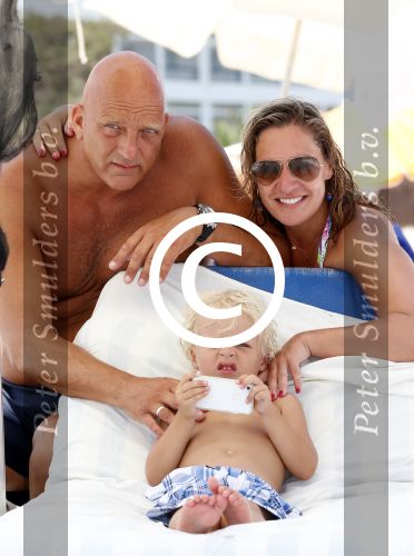 Ibiza 11 juli 2012
Herman den Blijker en zijn vrouw Jacqueline vieren de 4e verjaardag van hun zoon Matz bij coco beach.
Peter Smulders bv