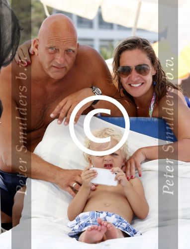 Ibiza 11 juli 2012
Herman den Blijker en zijn vrouw Jacqueline vieren de 4e verjaardag van hun zoon Matz bij coco beach.
Peter Smulders bv
