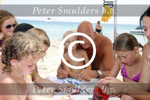Ibiza 11 juli 2012
Herman den Blijker en zijn vrouw Jacqueline vieren de 4e verjaardag van hun zoon Matz bij coco beach.
Peter Smulders bv