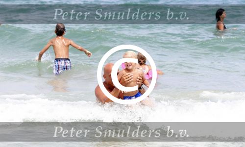 ibiza 12 juli 2012
Herman den Blijker met zijn zoontje Mads in zee
Peter Smulders bv