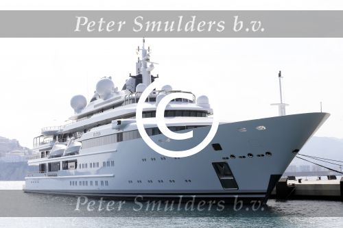 ibiza 11 juli 2012
Het jacht/boot met de naam Katara in de haven van ibiza.
Peter Smulders bv
