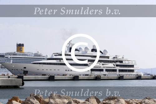 ibiza 11 juli 2012
Het jacht/boot met de naam Katara in de haven van ibiza.
Peter Smulders bv