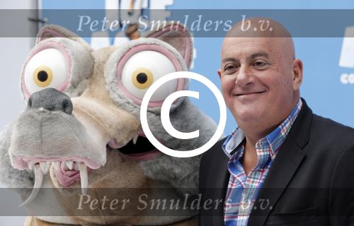 Haarlem 27 juni 2012
Premiere ice age 4 in pathe haarlem. Jack v gelder met kleinkinderen en schoondochter
Peter Smulders bv
