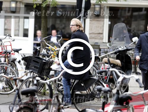 Amsterdam 18 juni 2012
Jan Jaap v d Wal op de fiets in amsterdam
Peter Smulders bv