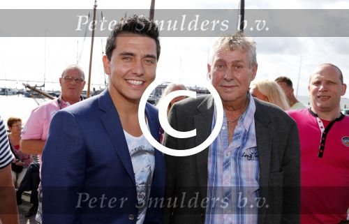 Volendam 9 augustus 2012
Uitreiking nieuwe cd en gouden cd aan Jan Smit door Nick Schilder.
Jaap Alice en Aloys Buijs zijn natuurlijk aanwezig.
Peter Smulders bv