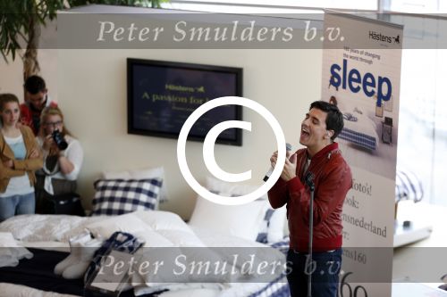 Leiderdorp 24 juni 2012
Jan Smit bij hastens winkel in Leiderdorp.
Peter Smulders bv