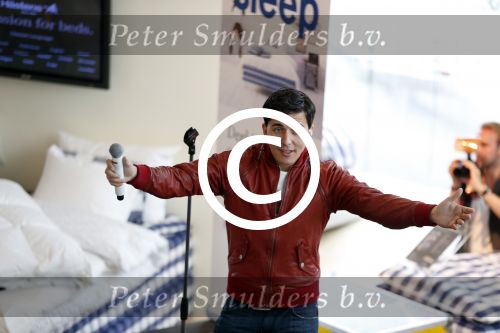 Leiderdorp 24 juni 2012
Jan Smit bij hastens winkel in Leiderdorp.
Peter Smulders bv
