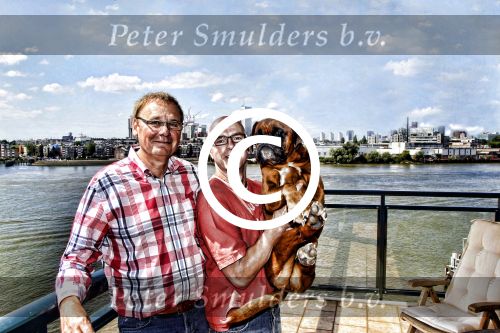 Rotterdam, 3 Augustus 2012
Jan de Hoop samen met zijn partner Coen Lievaart en hond Bob.
Foto Peter Smulders BV