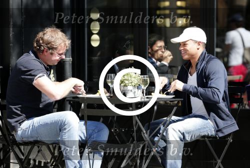 Amsterdam 26 juni 2012
Jeffrey Wammes op terras met hotelbon eigenaar Chris Luken.
Peter Smulders bv