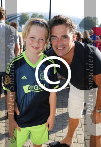 Amsterdam 23 juli 2012
Jeroen v d Boom gaat kijken bij zijn zoon Daan die meedoet aan het voetbalcamp bij Ajax op de toekomst.
Peter Smulders bv