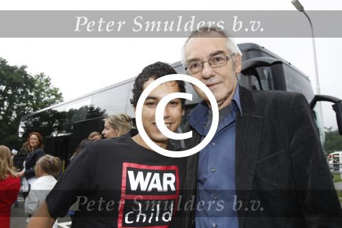 Tilburg, 12 Juni 2012
Voorstelling Musical op de basisschool Klinkers
Jeronimo met zijn manager Charly Prick
Foto Peter Smulders BV