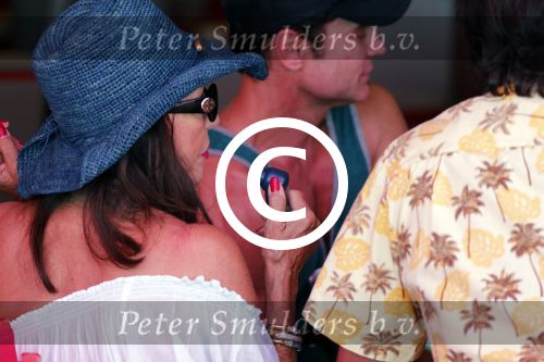 St Tropez 4 augustus 2012
Joan Collins met man en familie op terras in St Tropez.
Peter Smulders bv