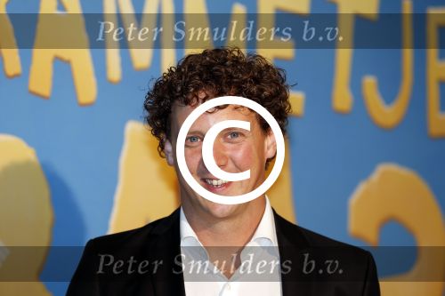 Amsterdam 24 juni 2012
Jochem Myjer met zijn nichtje bij de premiere van Brammetje Baas in het eye filmtheater.
Peter Smulders bv