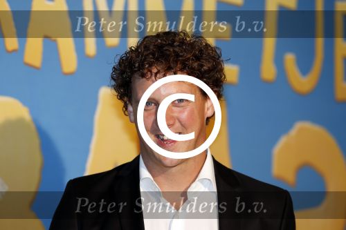 Amsterdam 24 juni 2012
Jochem Myjer met zijn nichtje bij de premiere van Brammetje Baas in het eye filmtheater.
Peter Smulders bv