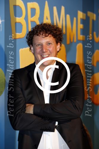 Amsterdam 24 juni 2012
Jochem Myjer met zijn nichtje bij de premiere van Brammetje Baas in het eye filmtheater.
Peter Smulders bv