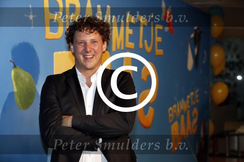 Amsterdam 24 juni 2012
Jochem Myjer met zijn nichtje bij de premiere van Brammetje Baas in het eye filmtheater.
Peter Smulders bv