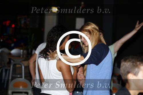 Amsterdam 22 juni 2012
Badr Hari bowlen met Maxim en Joelle Gullit en Estell Cruijff.
Peter Smulders bv