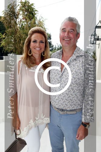 St Tropez 3 augustus 2012
Jan des Bouvrie viert zijn 70e verjaardag thuis bij hem in St Tropez. John Groenewoud met zijn vrouw
Peter Smulders bv