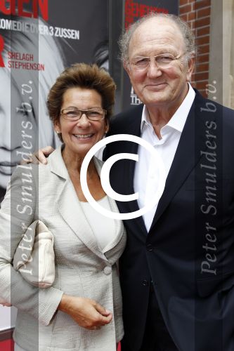 Amsterdam 17 juni 2012
Premiere het geheugen van water in het nieuwe de la mar. Joop en janine v d Ende
Peter Smulders bv