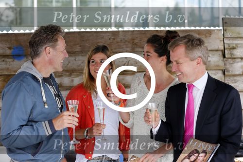 Amsterdam 13 juli 2012
Presentatie Blad Londen ivm olympische spelen met oa Ivo Niehe Erica Terpstra Naomi v As Peter Heerschop Viggo Waas Kim Lammers en Nicolien Sauerbreij bij strand zuid bij de rai.
Peter Smulders bv