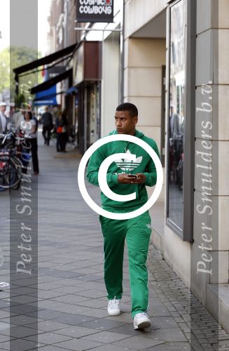 Amsterdam 19 juni 2012
Luciano Narsingh op de pc hooftstraat.
Peter Smulders bv