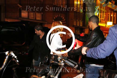 Amsterdam 6 juli 2012
Madonna and her boyfriend Brahim Zaibat visiting theatre Tuschinski to see a movie together.
Peter Smulders bv