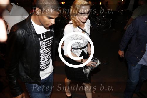 Amsterdam 6 juli 2012
Madonna and her boyfriend Brahim Zaibat visiting theatre Tuschinski to see a movie together.
Peter Smulders bv
