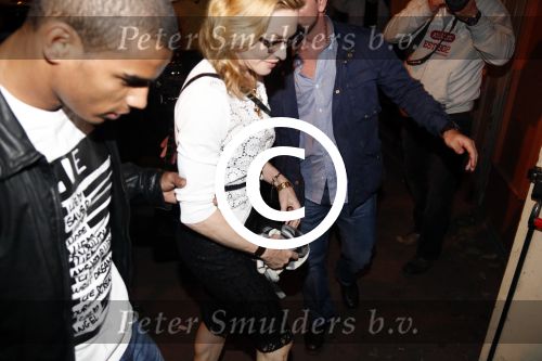 Amsterdam 6 juli 2012
Madonna and her boyfriend Brahim Zaibat visiting theatre Tuschinski to see a movie together.
Peter Smulders bv