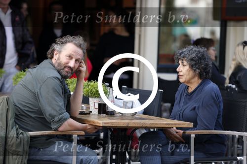Amsterdam 7 augustus 2012
Hanneke Groenteman en Marcel Mutsers op terras.
Peter Smulders bv