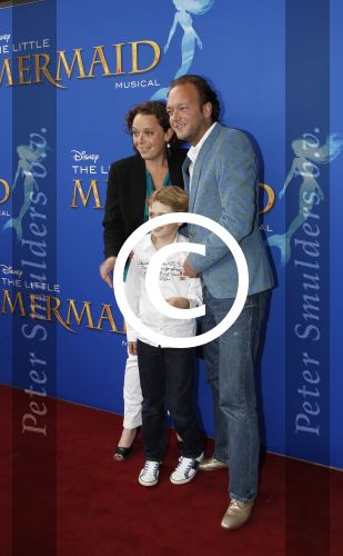 Rotterdam, 16 Juni 2012
Premiere Musical Little Mermaid in het Nieuwe Luxor theater
Marco de Koning met gezin
Foto Peter Smulders BV