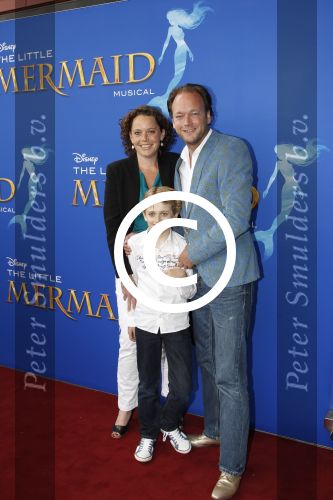 Rotterdam, 16 Juni 2012
Premiere Musical Little Mermaid in het Nieuwe Luxor theater
Marco de Koning met gezin
Foto Peter Smulders BV